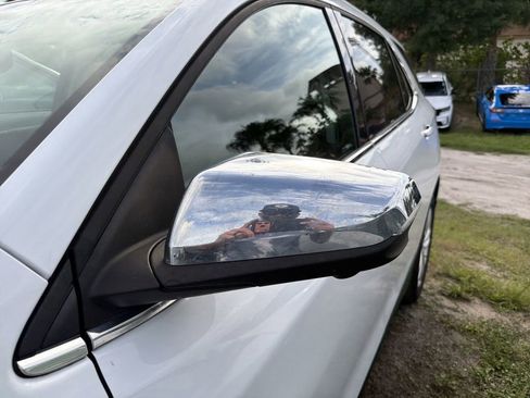 Used 2020 Chevrolet Equinox Premier AWD/4WD image 3