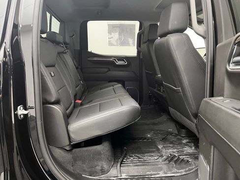 Used 2025 Chevrolet Silverado 1500 LT Trail Boss w/ Convenience Package II AWD/4WD image 37