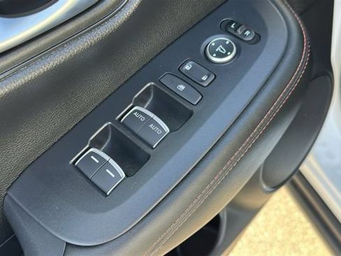 Used 2025 Honda HR-V Sport image 25