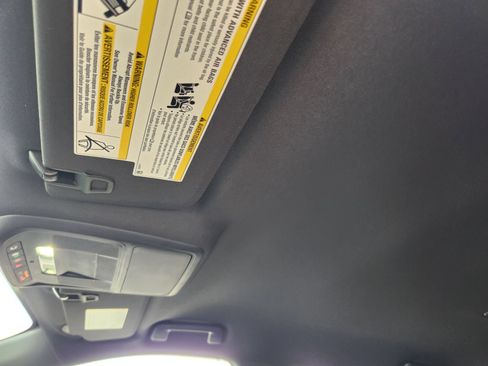 New 2027 Chevrolet Equinox LT w/ Midnight Edition FWD image 21