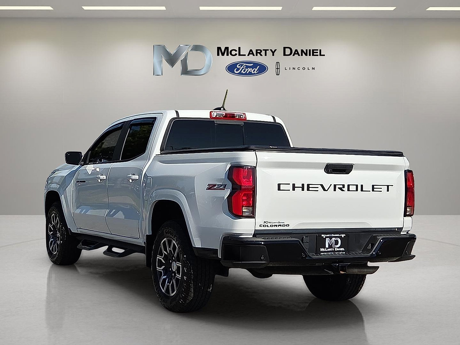 Used 2024 Chevrolet Colorado Z71 w/ Advanced Trailering Package AWD/4WD image 4