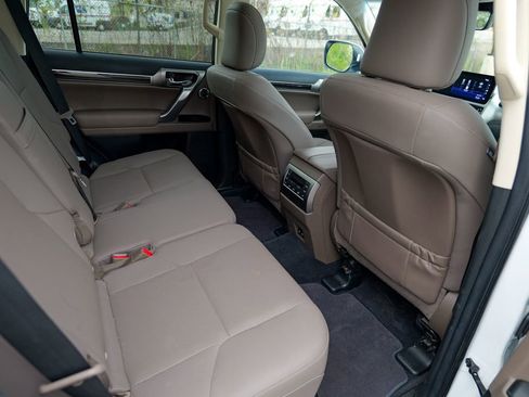 Used 2023 Lexus GX 460 Premium w/ Premium Plus Package AWD/4WD image 31