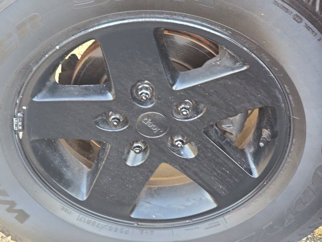 Used 2010 Jeep Wrangler Unlimited Sahara AWD/4WD image 30