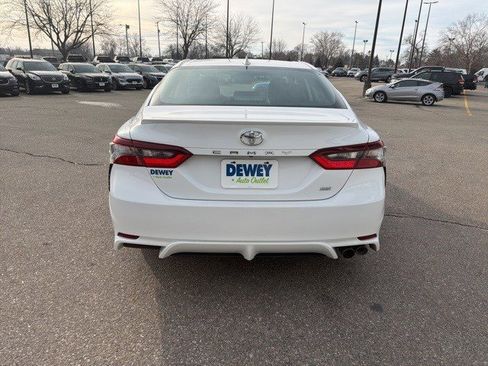 Used 2023 Toyota Camry SE image 4