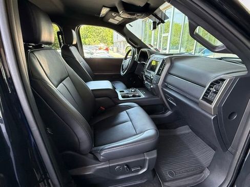 Used 2018 Ford Expedition XLT w/ Equipment Group 202A RWD image 17