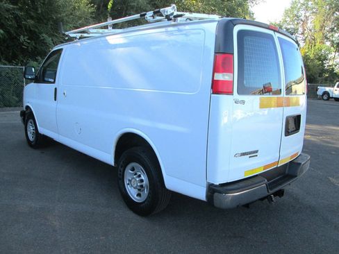 Used 2014 Chevrolet Express 2500 image 5