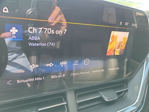 Certified 2024 Chevrolet Trax RS w/ Sunroof Package FWD image 13