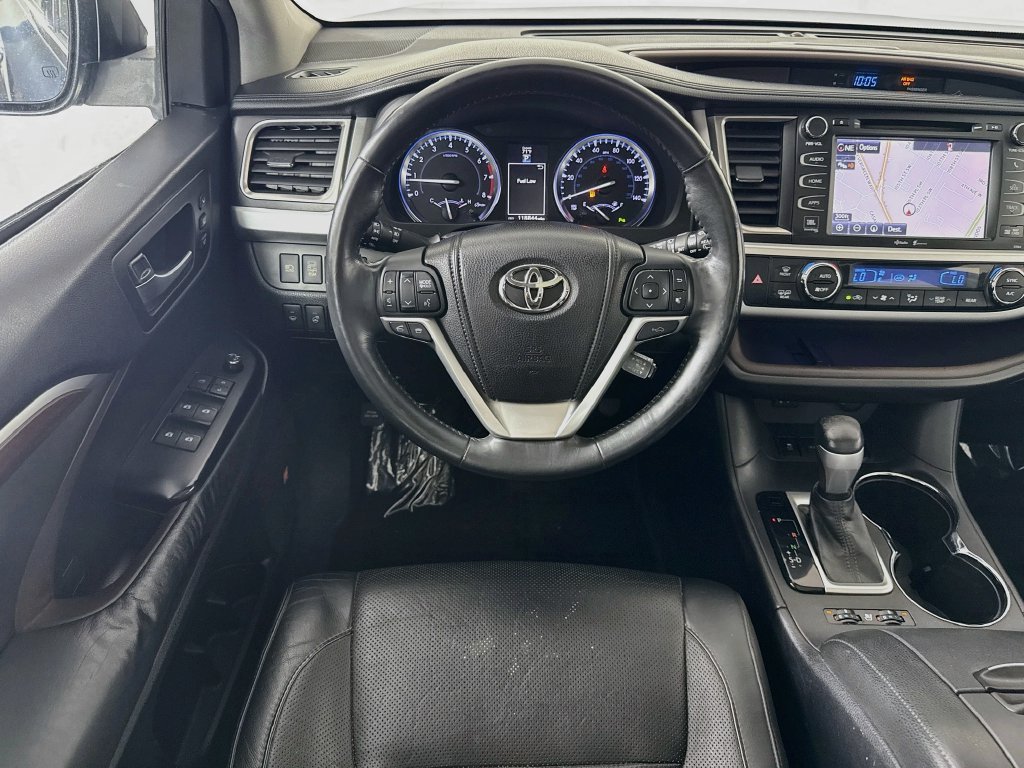 Used 2014 Toyota Highlander Limited Platinum FWD image 26