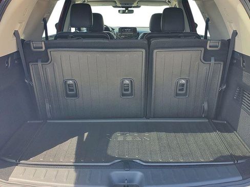 New 2025 Nissan Pathfinder Platinum AWD/4WD image 30