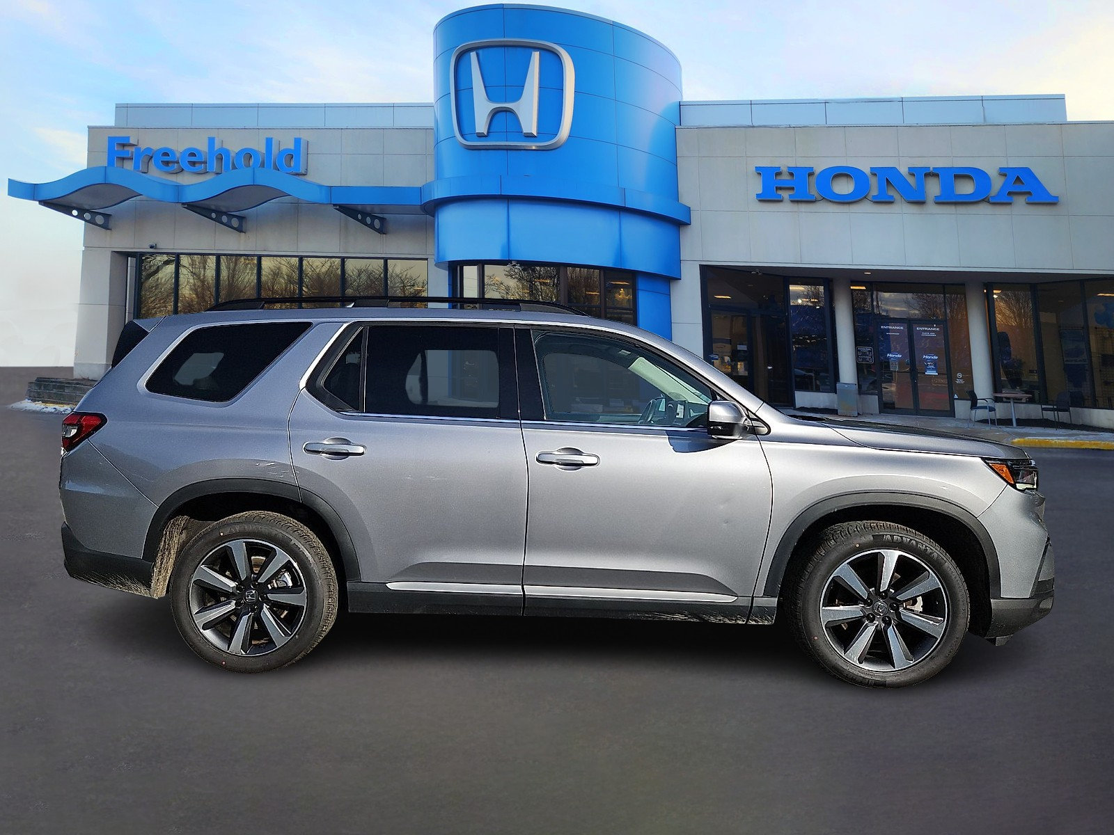 Certified 2024 Honda Pilot Touring image 7