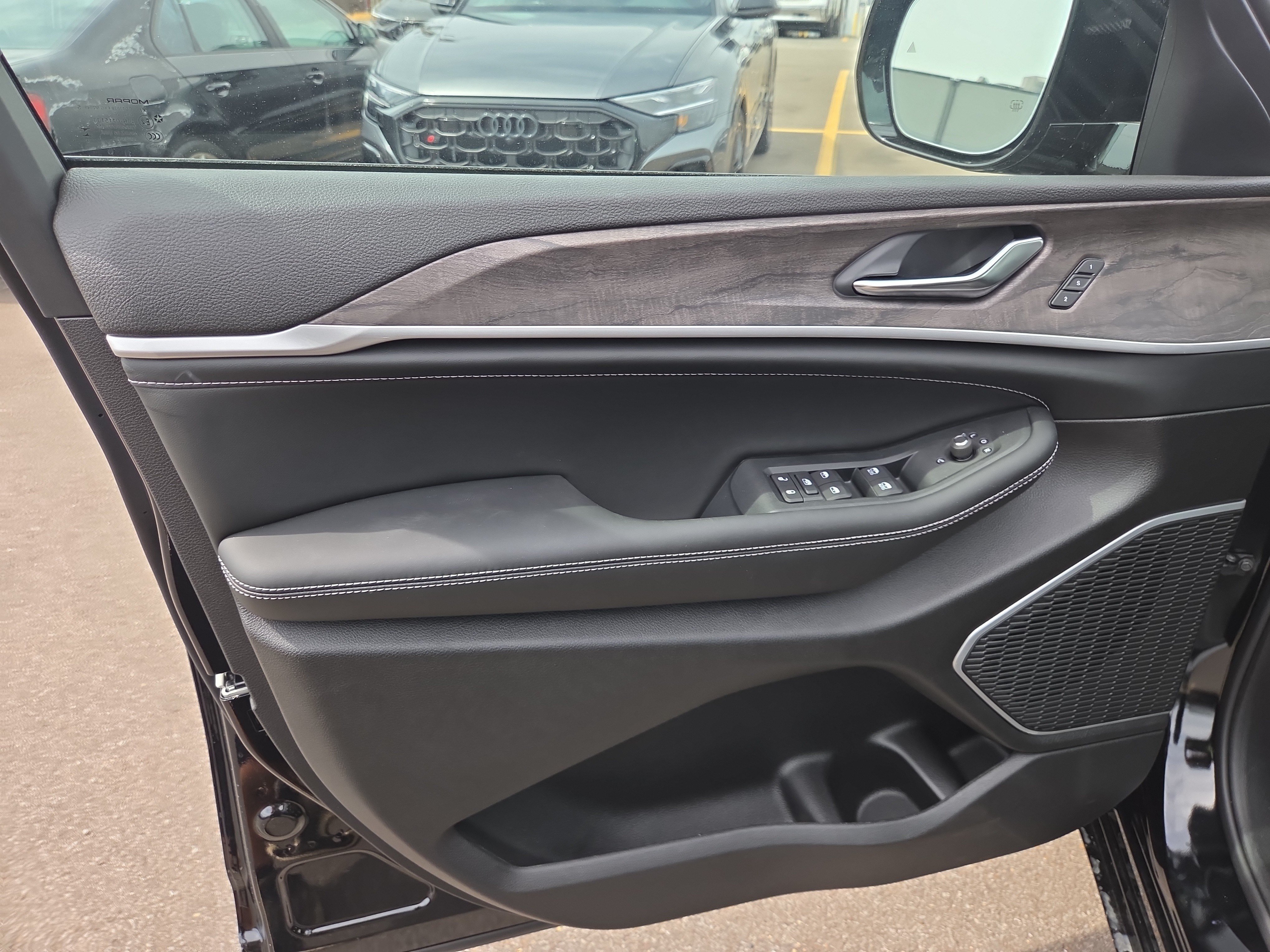 New 2027 Jeep Grand Cherokee Limited AWD/4WD image 5