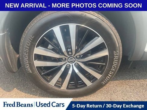 Used 2024 Nissan Pathfinder Platinum w/ Black Appearance Package AWD/4WD image 15