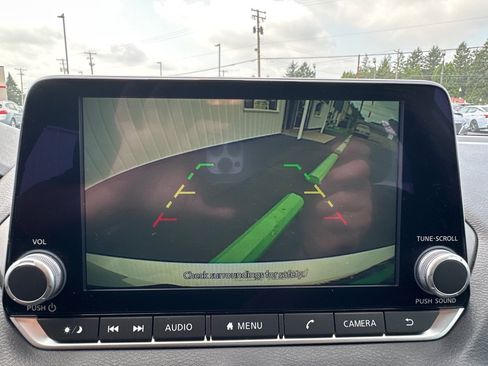 Used 2023 Nissan Sentra SV FWD image 14