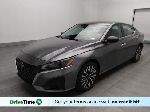 Used 2024 Nissan Altima 2.5 SV image 1