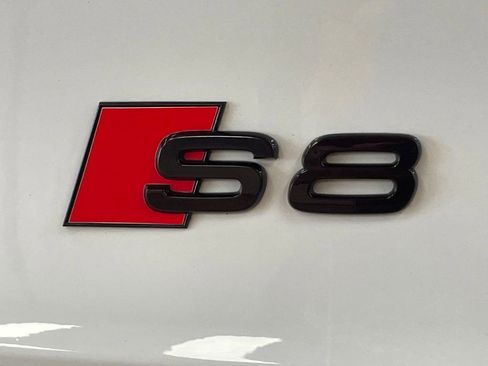 Used 2021 Audi S8 L image 12