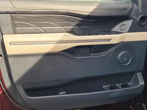 Used 2023 Ford Expedition Max Platinum image 16