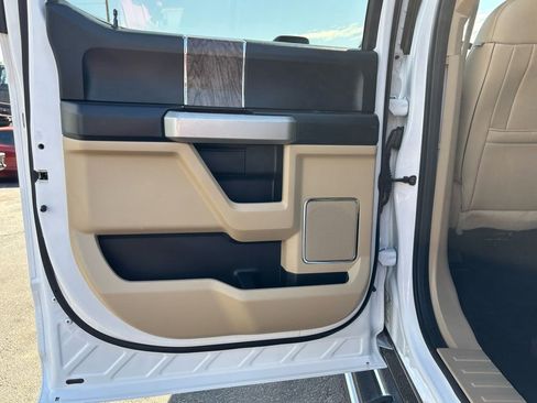 Used 2019 Ford F250 Lariat w/ Chrome Package image 21