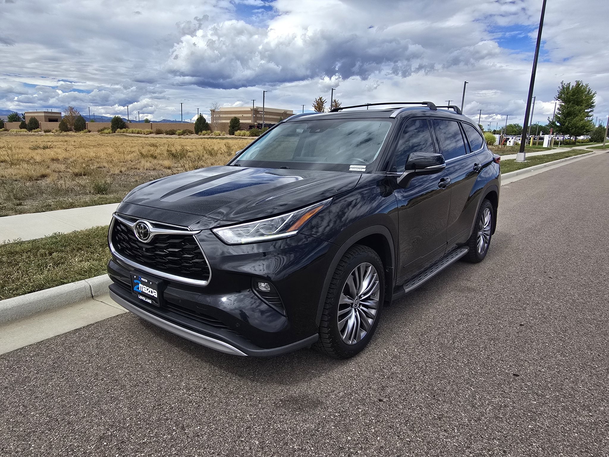 Used 2021 Toyota Highlander Platinum AWD/4WD image 1
