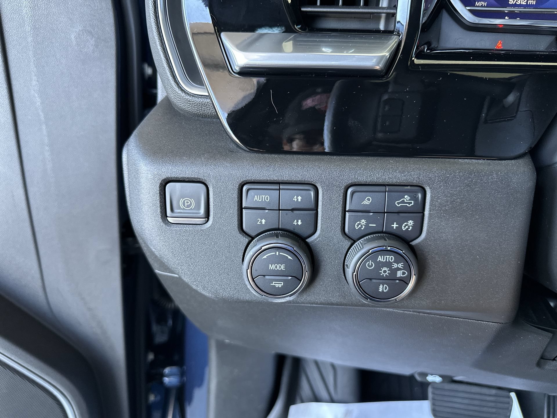 Used 2022 Chevrolet Silverado 1500 RST w/ RST All Star Premium Package AWD/4WD image 24