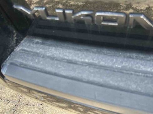 Used 2020 GMC Yukon SLT image 12