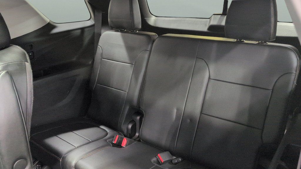 Used 2019 Chevrolet Traverse LT w/ LPO, Black Accent Package AWD/4WD image 23