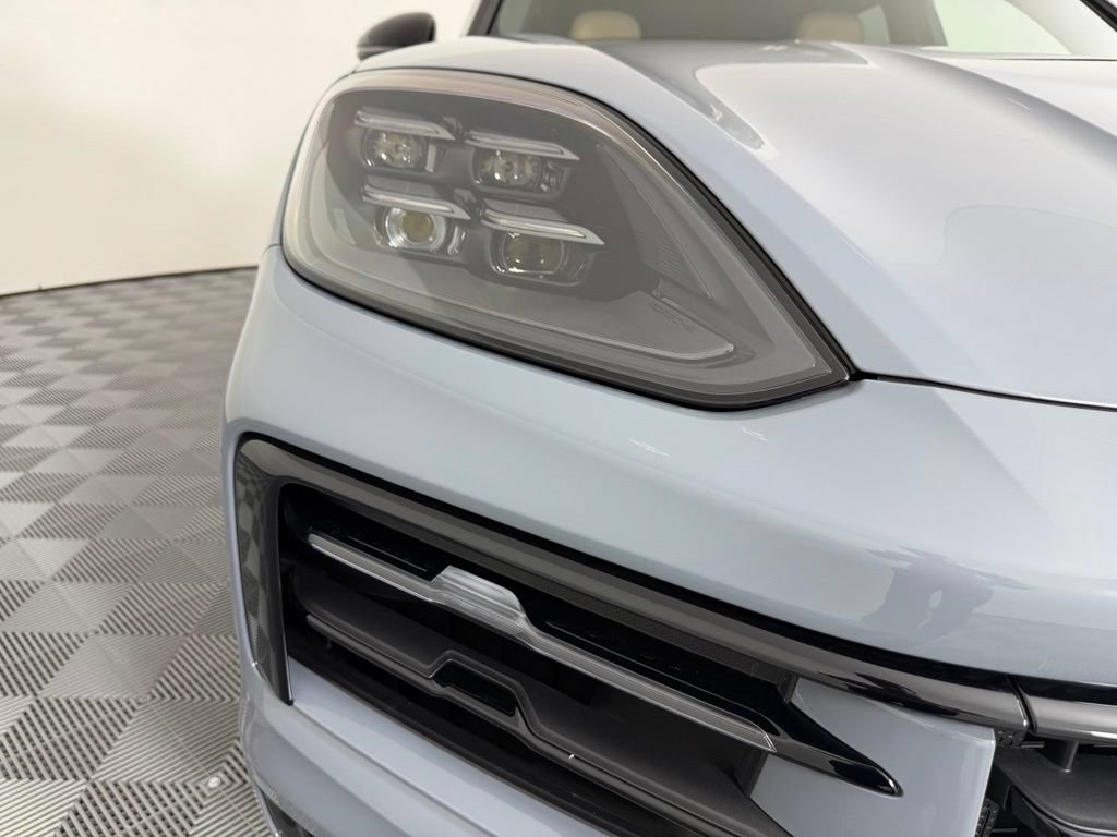 Used 2026 Porsche Cayenne S AWD/4WD image 9