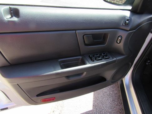 Used 2004 Ford Taurus SE image 13