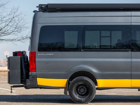 Used 2022 Mercedes-Benz Sprinter 3500 image 10