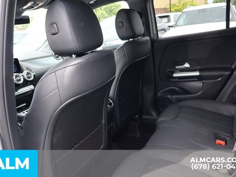 Used 2025 Mercedes-Benz GLA 250 image 17