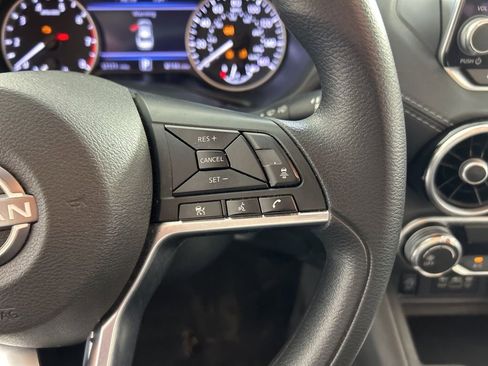 Used 2024 Nissan Sentra SV FWD image 18