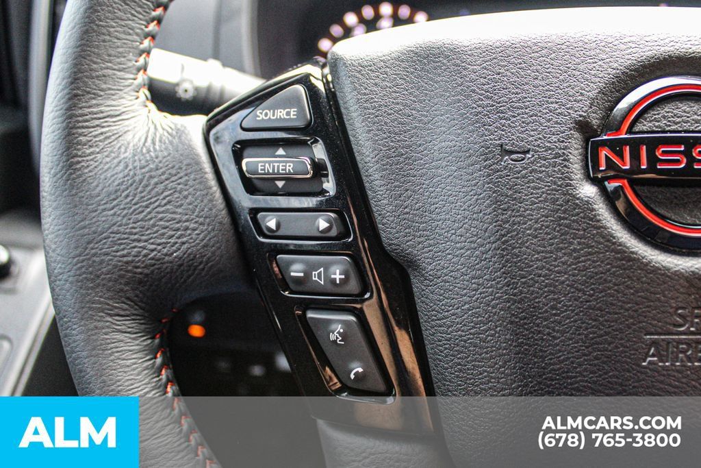 Used 2025 Nissan Frontier PRO-4X AWD/4WD image 26