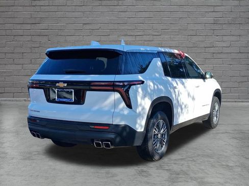 Used 2024 Chevrolet Traverse LS FWD image 10