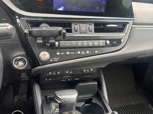 Used 2022 Lexus ES 350 w/ Premium Package FWD image 11