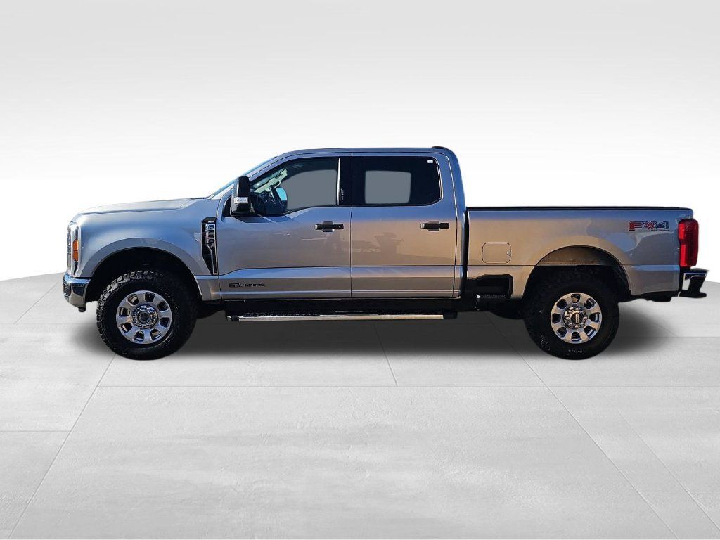 Used 2023 Ford F250 XLT w/ FX4 Off-Road Package AWD/4WD image 6