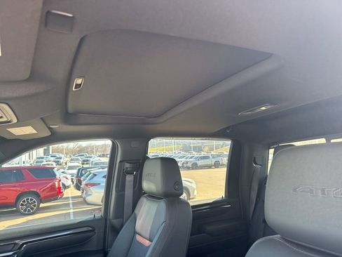 Used 2024 GMC Sierra 2500 AT4 w/ AT4 Premium Plus Package image 12