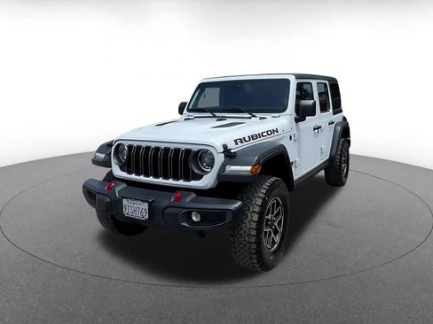 Used 2025 Jeep Wrangler Unlimited Rubicon AWD/4WD image 7