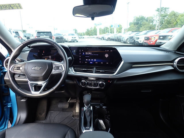Used 2025 Chevrolet Trax ACTIV w/ Sunroof Package FWD image 20