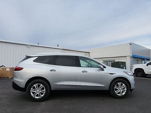 Used 2020 Buick Enclave Essence w/ Sound and Sites Package image 6