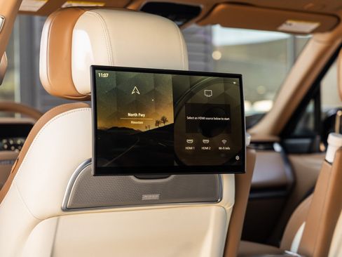 Used 2022 Land Rover Range Rover SV image 35