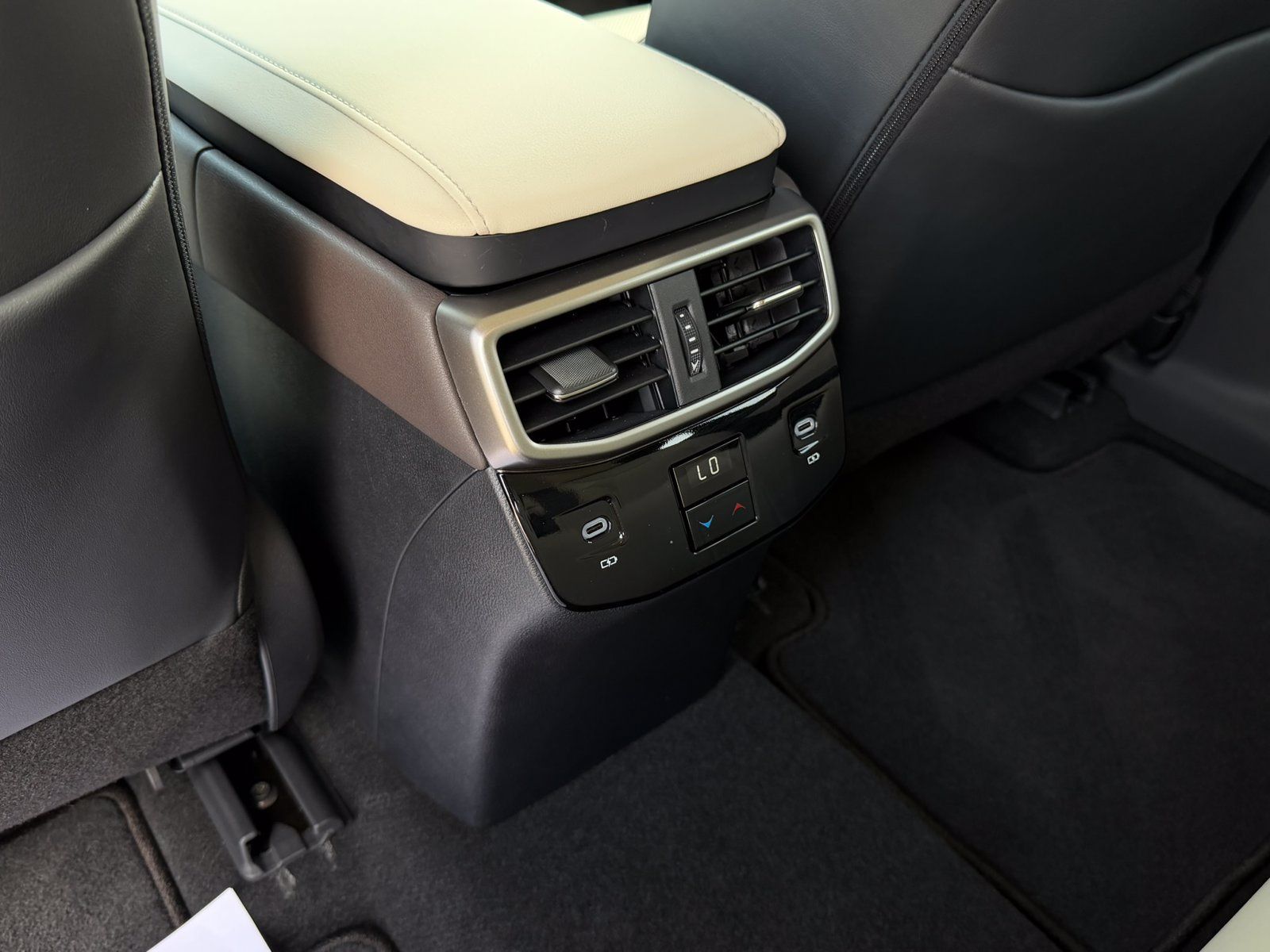 Used 2024 Lexus RX 350 Premium w/ Convenience Package FWD image 29