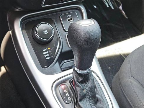 Used 2018 Jeep Compass Sport AWD/4WD image 16