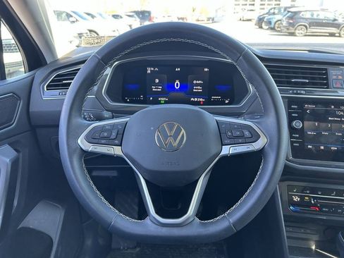 Certified 2023 Volkswagen Tiguan SE w/ Panoramic Sunroof Package AWD/4WD image 10