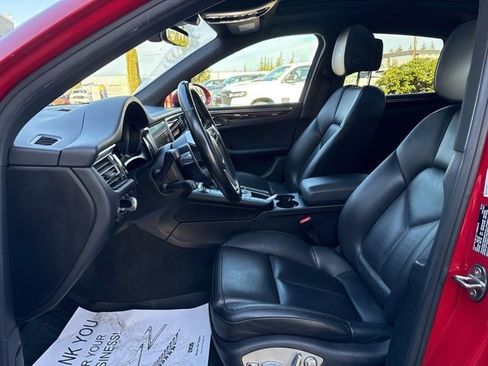 Used 2020 Porsche Macan image 26