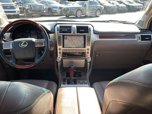 Used 2010 Lexus GX 460 image 31