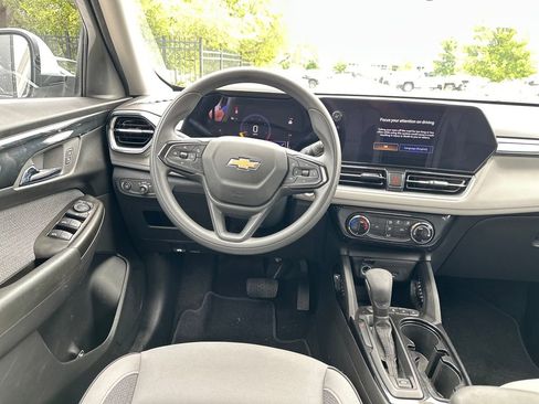 Used 2024 Chevrolet TrailBlazer LT w/ Driver Confidence Package FWD image 32