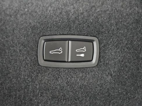 Certified 2025 Porsche Taycan AWD/4WD image 55