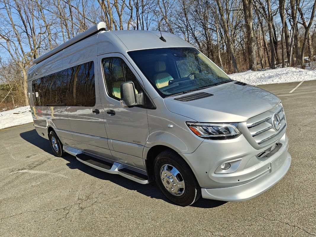 Used 2020 Mercedes-Benz Sprinter 3500 w/ Windows All Around Package image 59