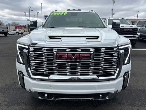 Used 2024 GMC Sierra 3500 Denali image 7