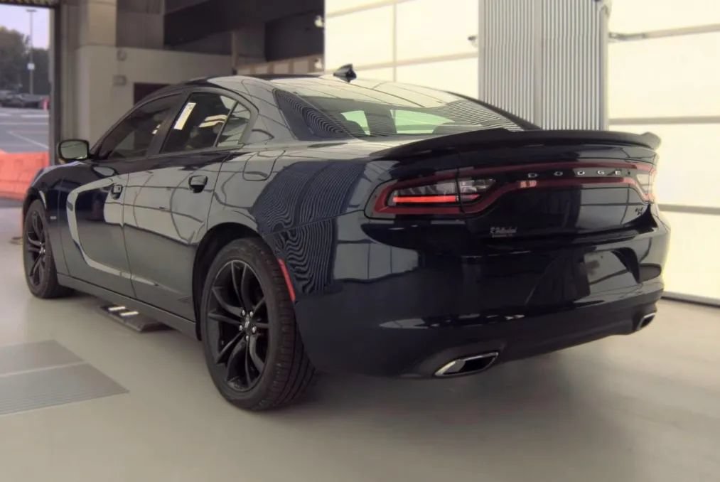 Used 2017 Dodge Charger R/T w/ Blacktop Package RWD image 3