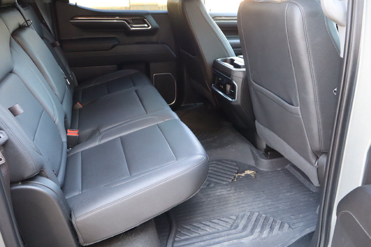 Used 2023 Chevrolet Silverado 1500 LTZ AWD/4WD image 17